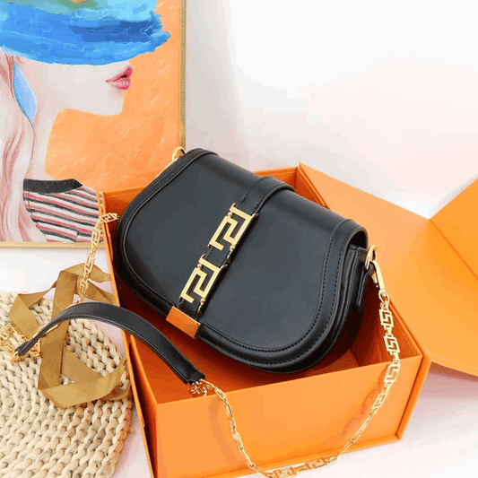Stylish Chain Crossbody Saddle Bag | Vita Nova