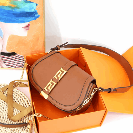Stylish Chain Crossbody Saddle Bag | Vita Nova