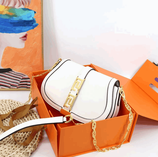 Stylish Chain Crossbody Saddle Bag | Vita Nova